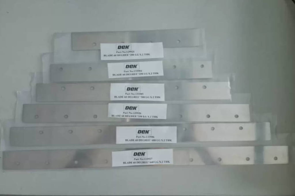 DEK 133588 510mm 60° Replacement Metal Squeegee Blade