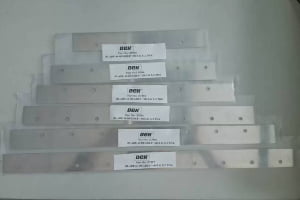 DEK 133588 510mm 60° Replacement Metal Squeegee Blade